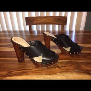 Vince Camuto Clogs Black Elora Platform - Size 8